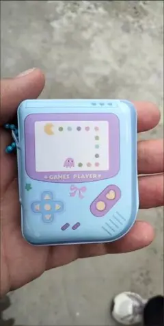 青色ゲームプレイヤー