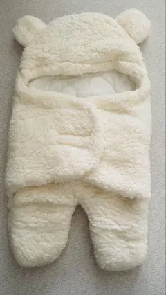 クマ耳付きおくるみ