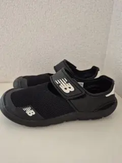 New Balance ブラック サンダル　２０cm