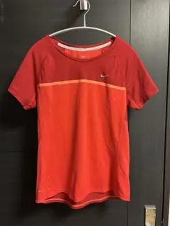 NIKE Tシャツ　ランニング M トレーニングウェア　赤