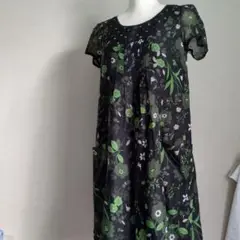 SALE! ローラアシュレイ　 花柄 半袖 　　ワンピース 黒と緑