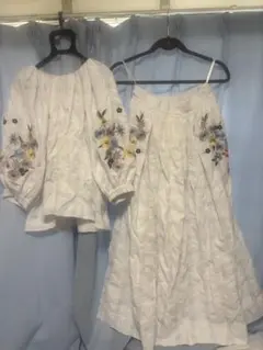 チェスティフラワー刺繍セットアップ