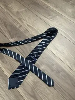 美品　青山　ネクタイ　ネイビー　ストライプ　スリム　就活　ダーク　シンプル