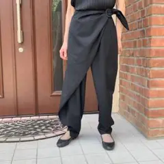 【極美品】ISSEY MIYAKE アシンメトリー　ウールパンツ　サイズ1 黒