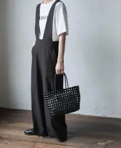 新品未使用品・FASHIRU salopette wide pants 黒