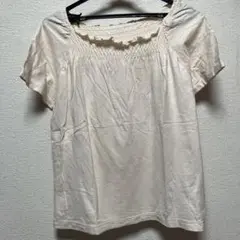 アイボリー フリル付き半袖トップス