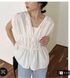 CAPRICIEUX LE'MAGE ギャザーVノースリシャツ