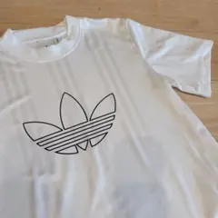 adidas originals ホワイトTシャツ