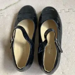 カジュアルなシューズ