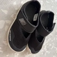 New Balance メッシュサンダル 15cm ブラック