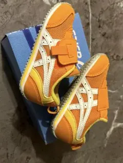 asicsスクスクオレンジ　14.5センチ