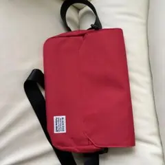 ショルダーバッグ　赤　未使用