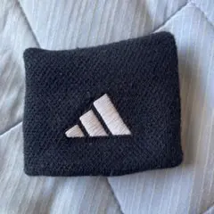 adidas 黒 リストバンド