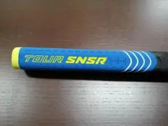 104cc TOUR SNSR STRAIGHT パターグリップ イエローブルー