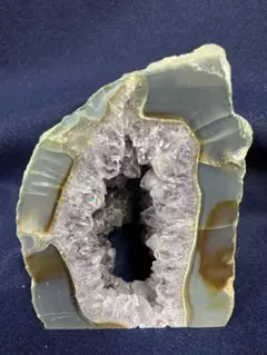 アメジスト 又は紫水晶　ジオード 約10cm