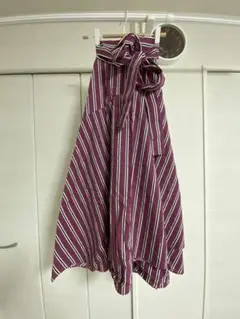 ピンクと白のストライプロングスカート
