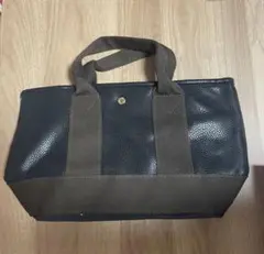 黒と茶色のトートバッグ