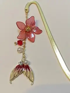 2点のみ✩.*˚赤い大輪の花と金魚のしっぽ 赤 ブックマーカー しおり