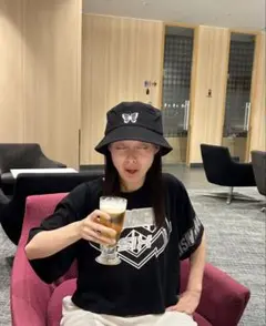橋本環奈さん着用MM6 Maison Margiela クロップド丈Tシャツ