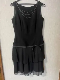 黒のセミフォーマルワンピース