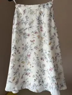 【美品】NATURAL BEAUTY BASIC 花柄フレアスカート