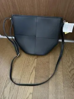 しまむら　編み込みショルダーバッグ　黒ブラック