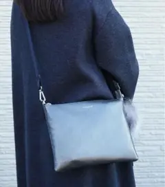 サロンドアルファード　ホリゾンタルポシェット　ショルダー　黒