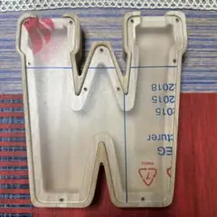 木製「W」型貯金箱