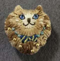 刺繍ブローチ【ぬいぐるみネコ】 Madein japan 刺繍　全面刺繍　立体