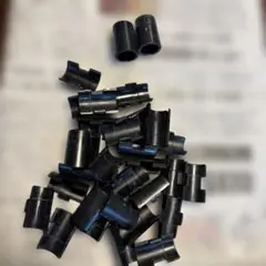 黒いプラスチックコネクター