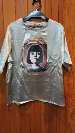 シルバー Tシャツ