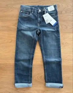 Item thumbnail for item 76076f58-7fb8-45ae-9424-66e7a1fdcdc1