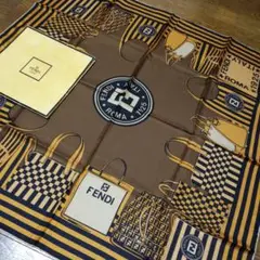 未使用 フェンディ FENDI スカーフ シルク100% ズッカ バッグ柄