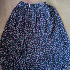 花柄プリーツスカート 黒