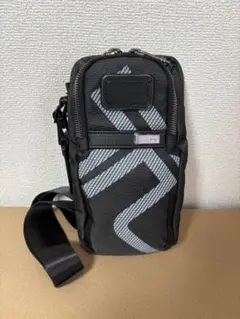 【格安提供‼️】TUMI コンパクト・スリング(リフレクティブT-ジャカード)