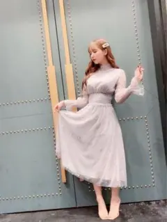三上悠亜着用 lissi Boutique　リージーブティック　刺繍ワンピース