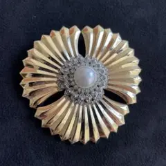 Item thumbnail for item 62866566-7eee-4446-8912-7741568dcfd8