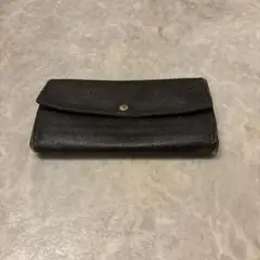 黒いレザー三つ折り財布