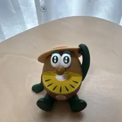 ゼスプリ　キウイブラザーズフィギュア　ゴールド 麦わら帽子