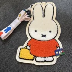 ミッフィー サガラ刺繍パスケース