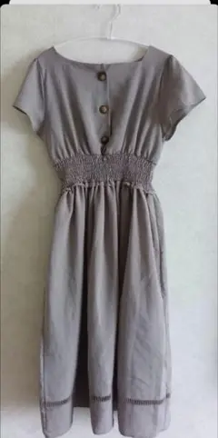 tocco カーキ半袖 ひざ丈ワンピース ボタン付き　sizeМ