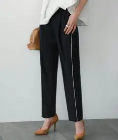 新品タグ付♡ELFRANK♡自宅で洗えるクロップド丈サイドラインテーパードパンツ