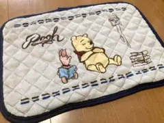 枕パッド　プーさん　ディズニーストア　枕カバー