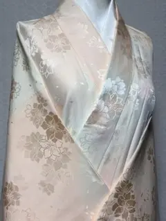 未使用品　和服　正絹(紋意匠) ボカシ.花びら模様　長襦袢(共衿) 仕付け糸付
