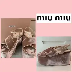 ミュウミュウ ピンクベージュベロア サンダル
