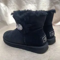 UGG×スワロフスキー ムートンブーツ ミニ ベイリーボタン