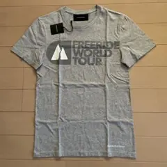 PEAK PERFORMANCE Tシャツ