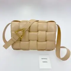 極美品 Bottega Veneta ボッテガ パデッドカセット アーモンド