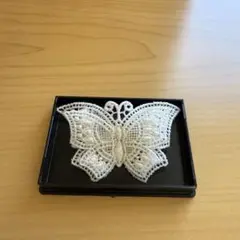 スイスレース バタフライブローチ