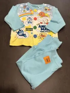 新品　アンパンマン　長袖パジャマ上下　80